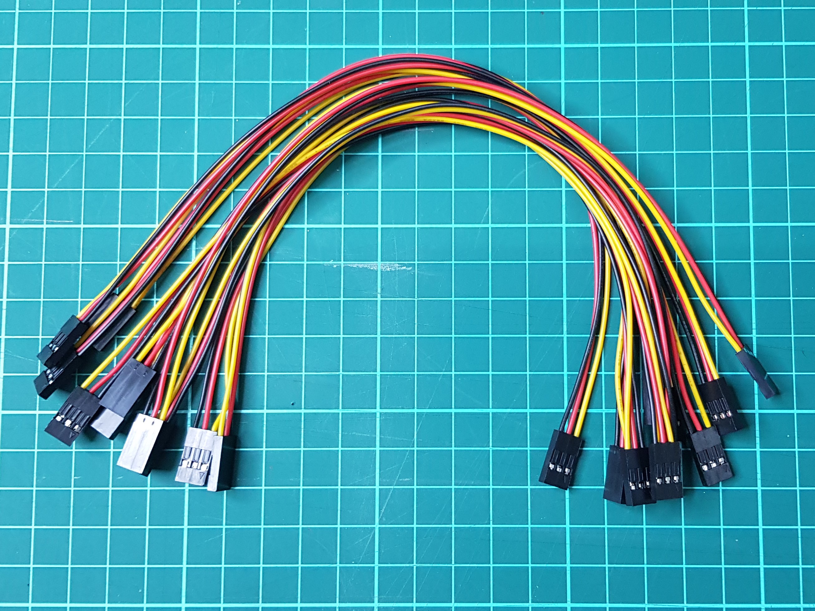 杜邦線 3Pin 黃紅黑 25cm 10入裝 (母母)