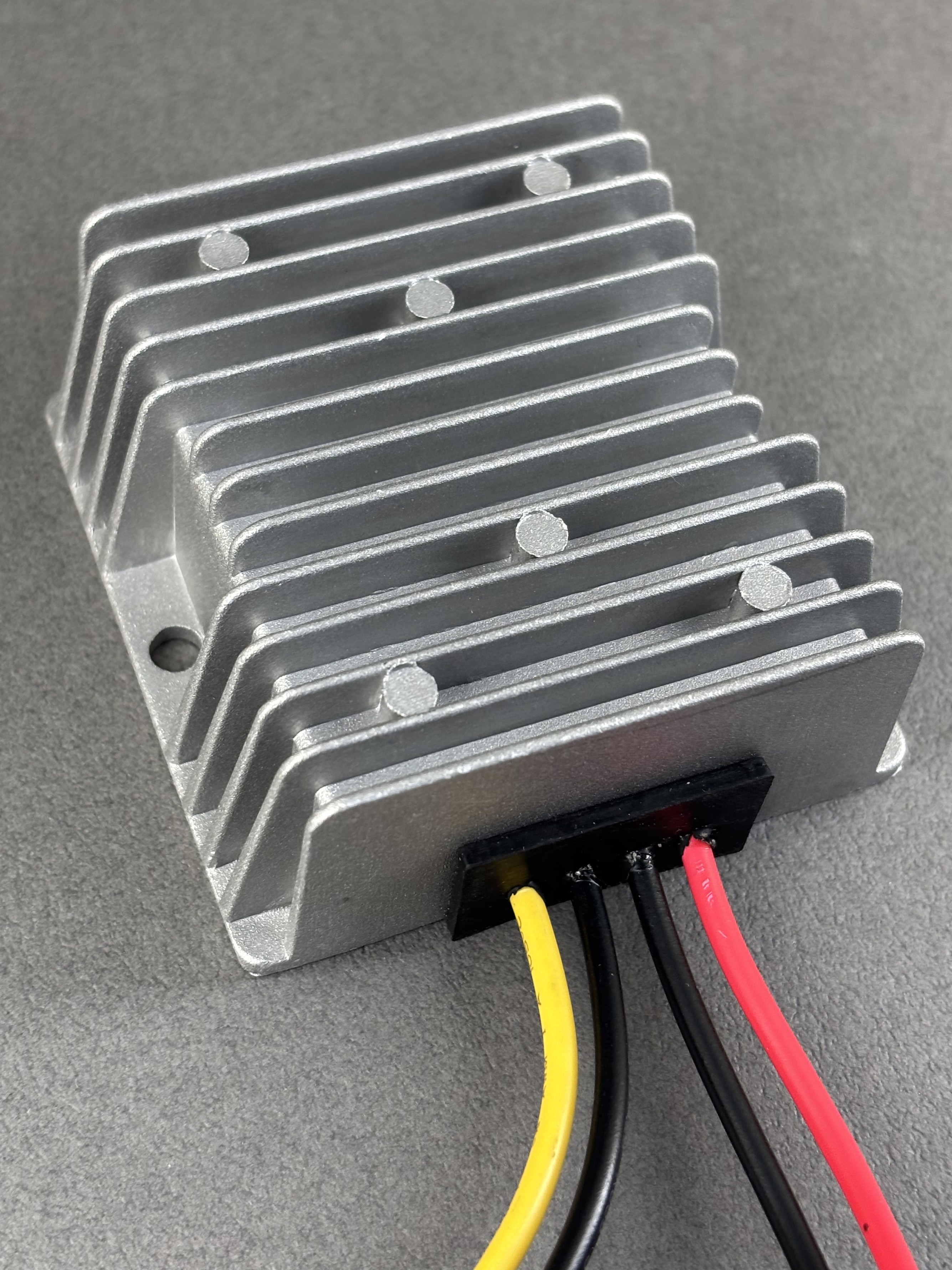 直流電源轉換器 12V轉12V5A DC-DC Converter IN 12V OUT 12V5A