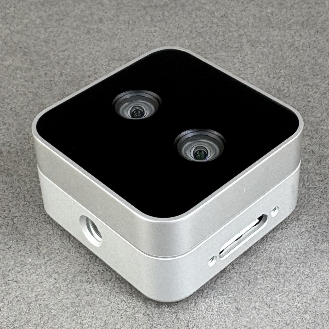 【現貨,下單即可出貨】RealSense™ 深度相機 D405精裝版